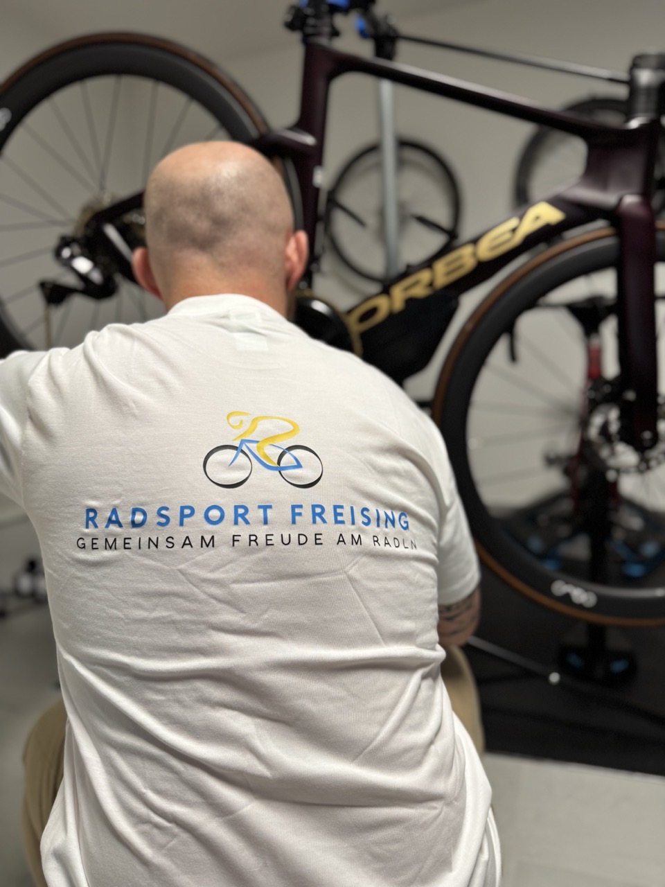 Herren T-Shirt, weiß und farbig bedruckt – Bild 5