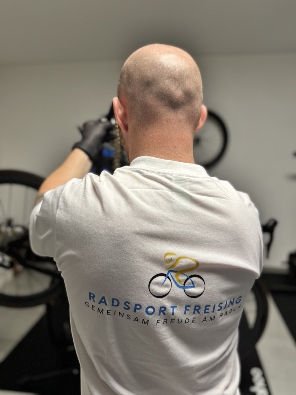 Herren T-Shirt, weiß und farbig bedruckt – Bild 4